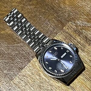 August Steiner AS8169BU Men Diamond Fluted Steel Bezel Silver Bracelet Watch